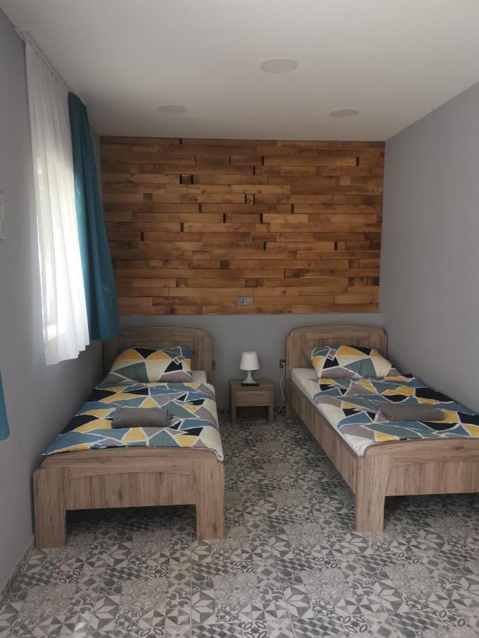 Podlovics Tanya Panzio Apartment Kemecse Exterior photo
