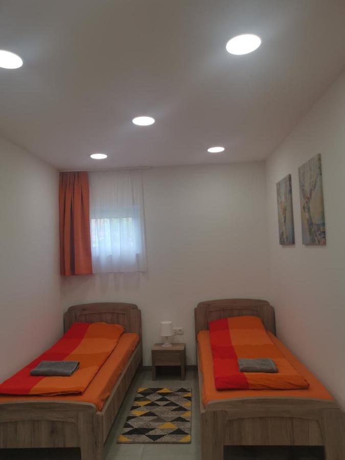 Podlovics Tanya Panzio Apartment Kemecse Exterior photo